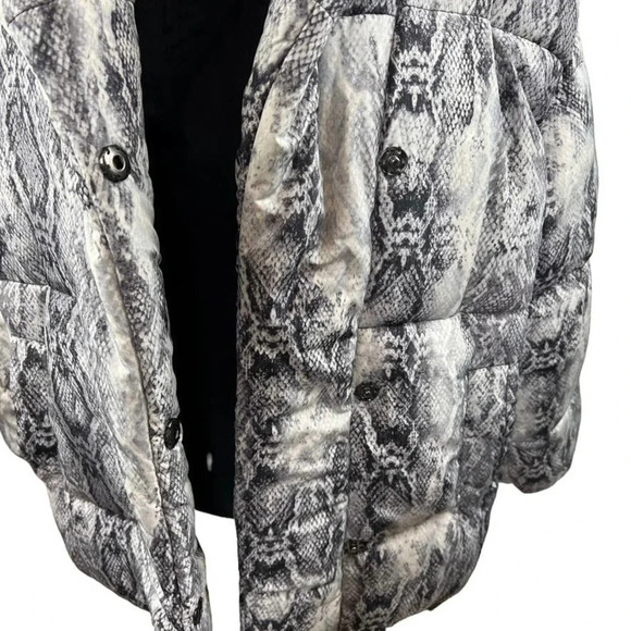 VINCE CAMUTO Demure Snakeskin Print Puffer Jacket Medium NWT! - Picture 6 of 11